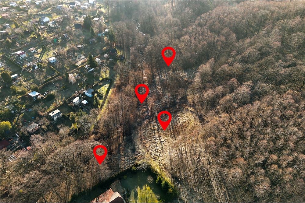 Działka budowlana - Sprzedaż - Bielsko-Biała, Polska - 61 - 800061076-406