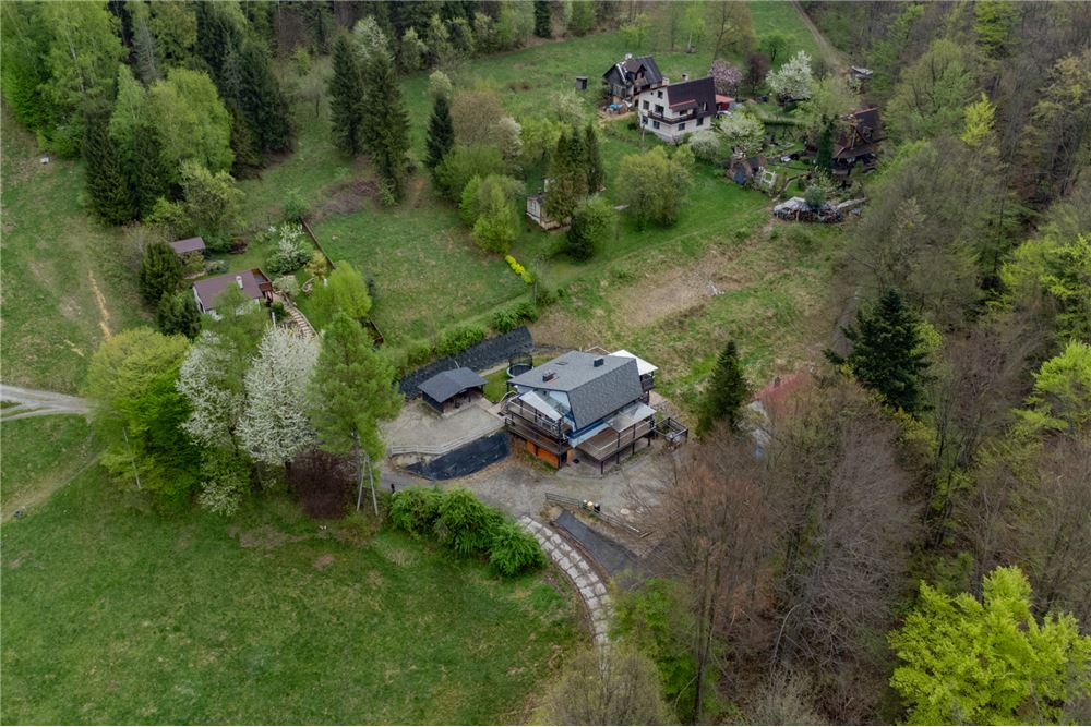 Nieruchomość inwestycyjna - Sprzedaż - Ustroń, Polska - 65 - 800061103-183