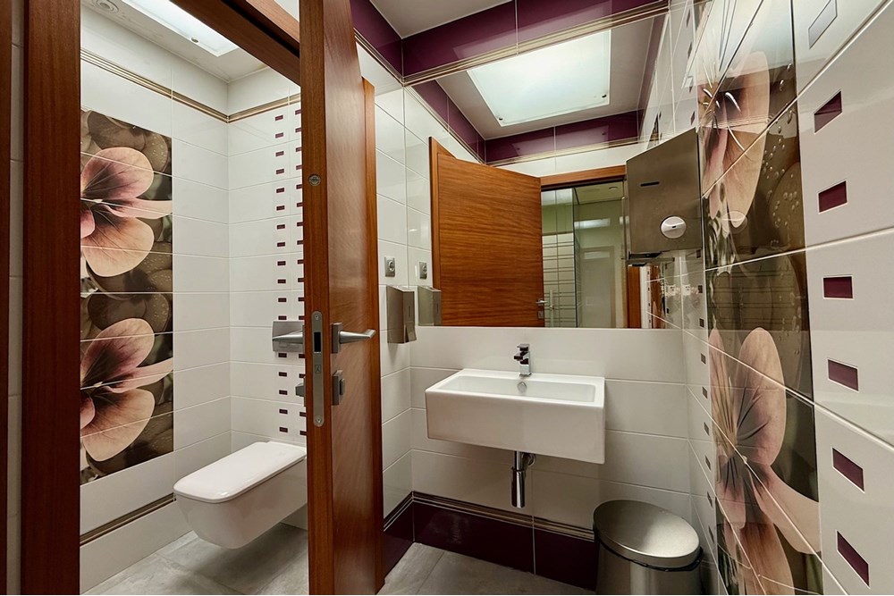 Lokal handlowy/usługowy - Wynajem - Bielsko-Biała, Polska - 10.jpeg - 470131040-438