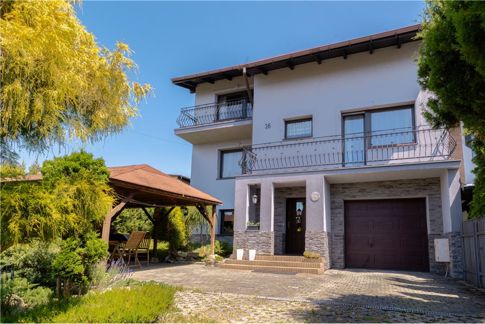 Dom w zabudowie szeregowej - Sprzedaż - Żywiec, Polska - 1 - 800061126-18