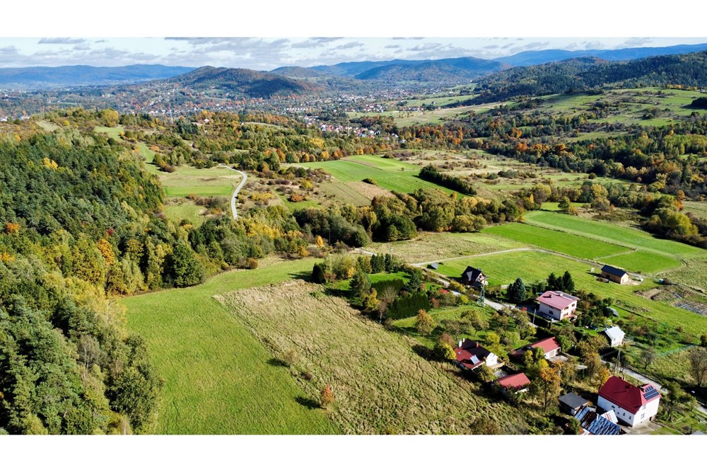 Działka budowlana - Sprzedaż - Żywiec, Polska - dji_fly_20251013_124912_185_1760441780052_photo_optimized.jpeg - 800061098-177