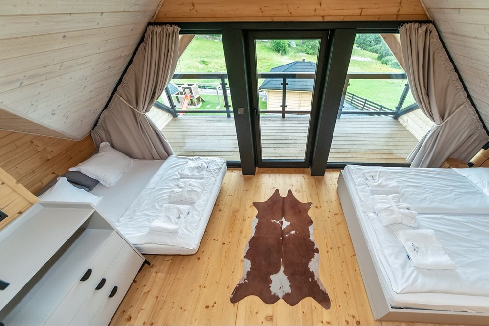 Biznes - Sprzedaż - Istebna, Polska - MIODM_031M.jpg - 800061093-116