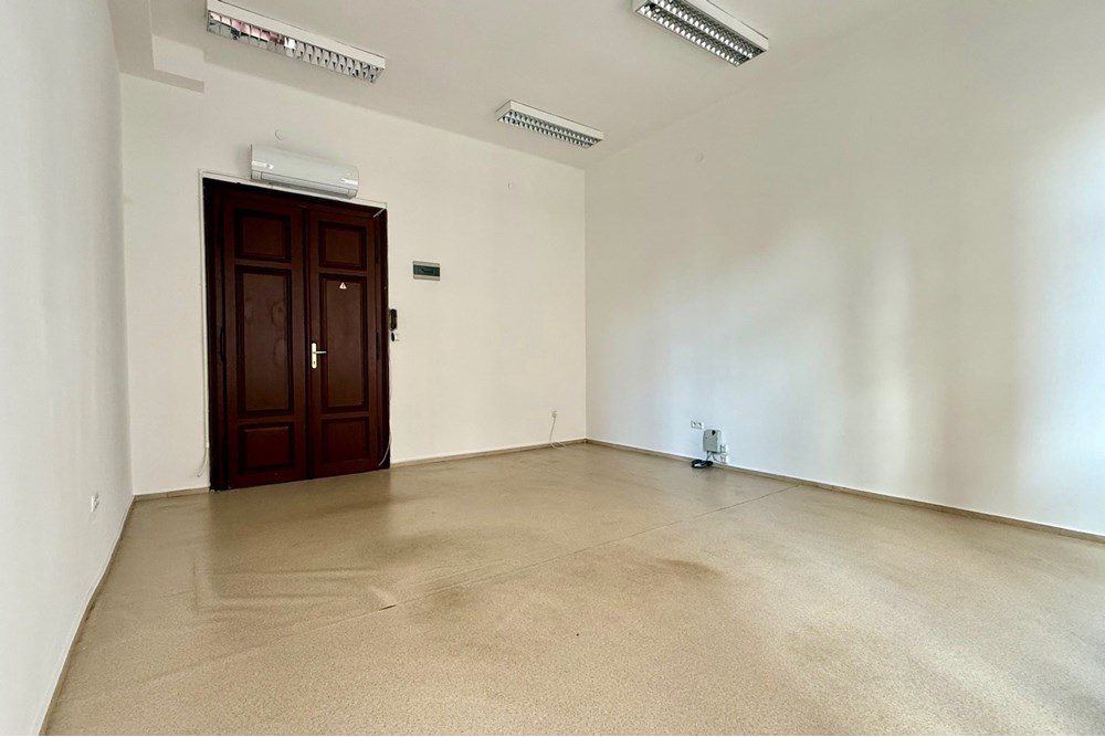 Lokal handlowy/usługowy - Wynajem - Bielsko-Biała, Polska - 1.jpeg - 470131094-22