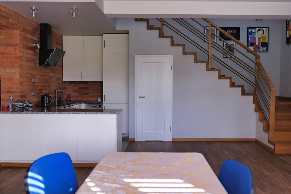 Dom jednorodzinny - Sprzedaż - Gościno, Polska - salon1.jpg - 790221001-6