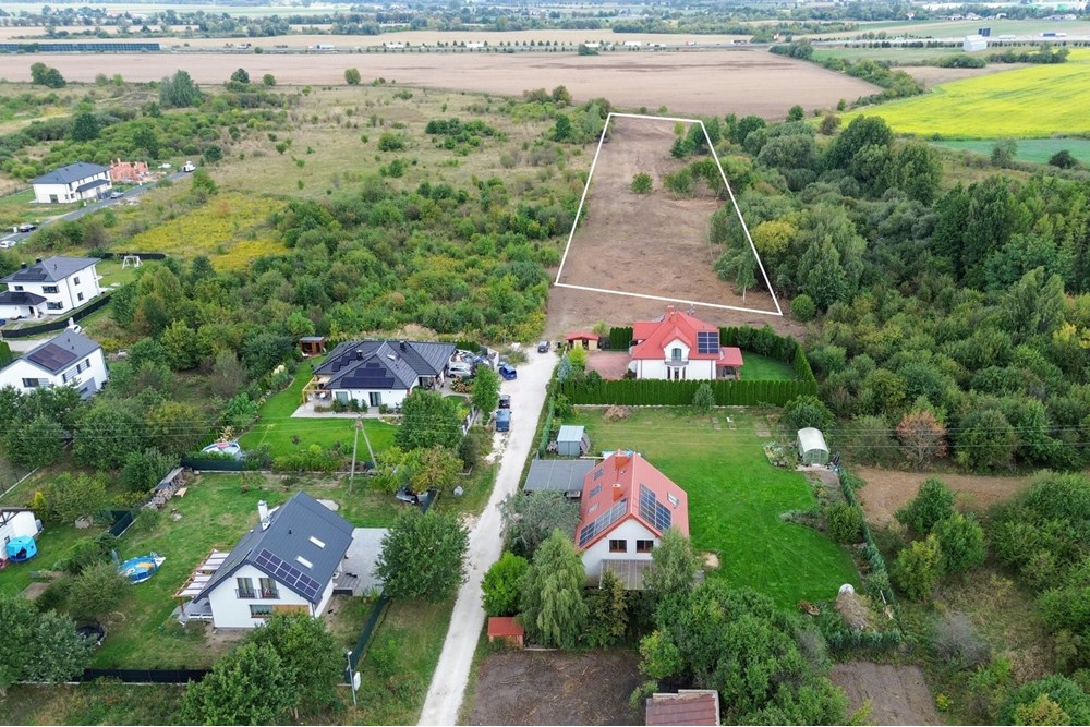 Działka - Sprzedaż - Brwinów, Polska - DJI_0829 kopia obrys_compr.jpg - 810141022-112