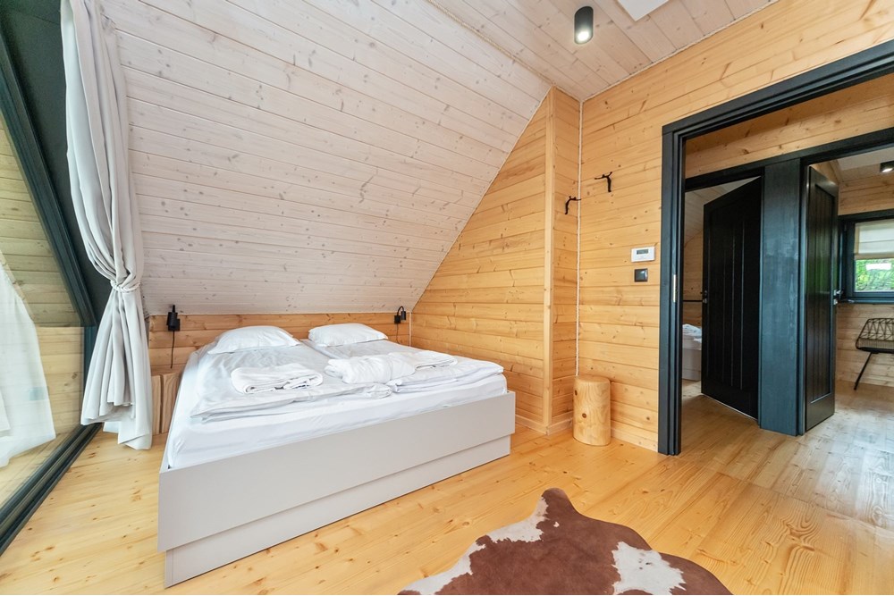 Biznes - Sprzedaż - Istebna, Polska - MIODM_019M.jpg - 800061093-116