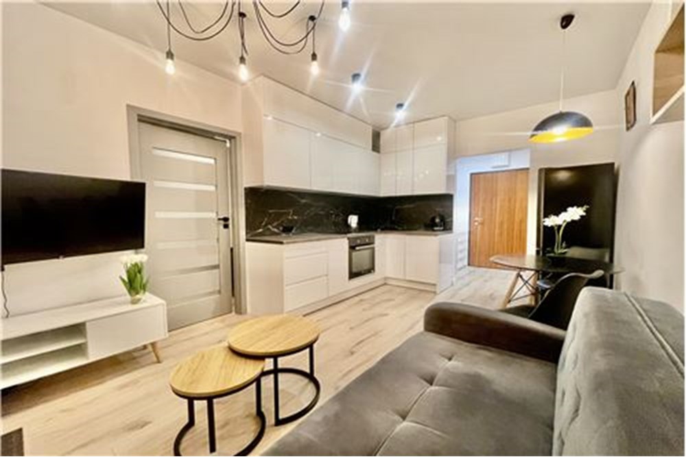 Mieszkanie - Wynajem - Warszawa, Polska - L_8722f06dd44d419fbecf9aeac3955ccd.jpg - 810131038-275