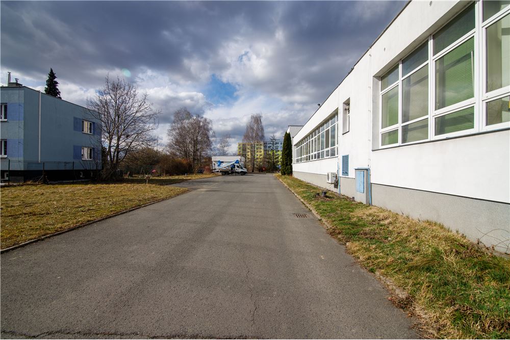 Nieruchomość przemysłowa - Wynajem - Cieszyn, Polska - 31 - 800061076-412