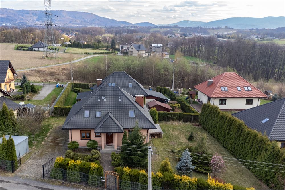 Dom wolnostojący - Sprzedaż - Bielsko-Biała, Polska - 42 - 800061090-231