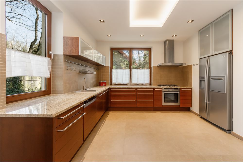 Dom wolnostojący - Sprzedaż - Prace Duże, Polska - 9 - 810291010-25