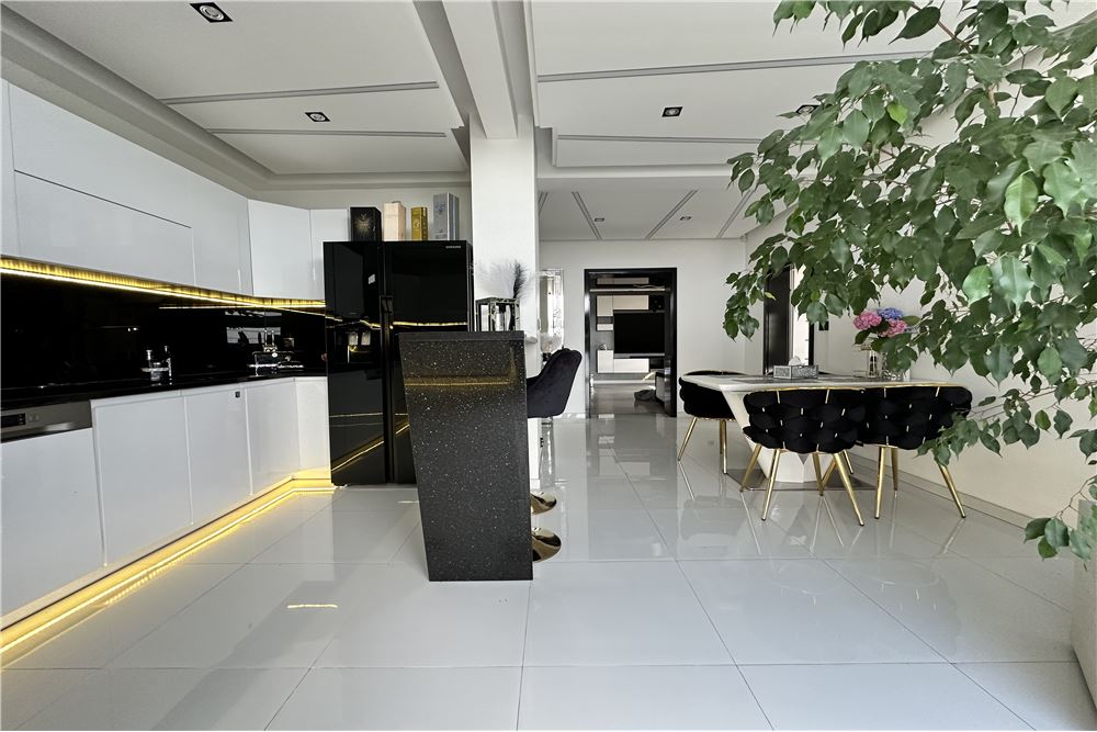 Mieszkanie - Sprzedaż - Bielsko-Biała, Polska - 27 - 800061098-166