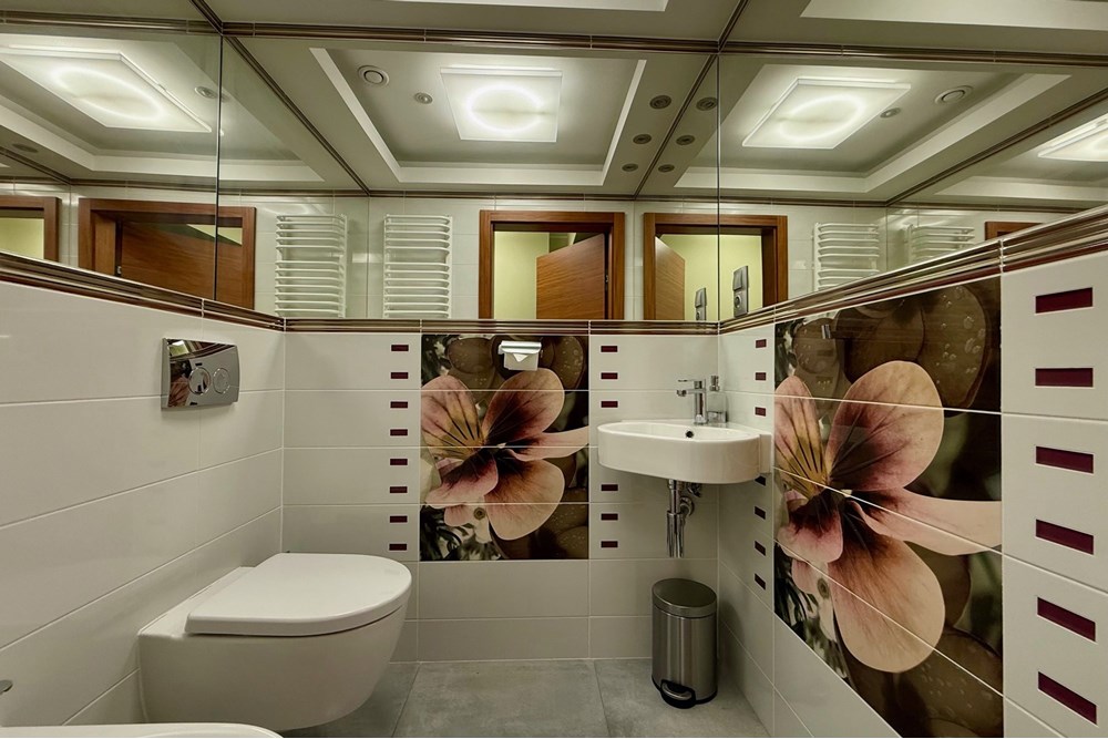 Lokal handlowy/usługowy - Wynajem - Bielsko-Biała, Polska - 11.jpeg - 470131040-438