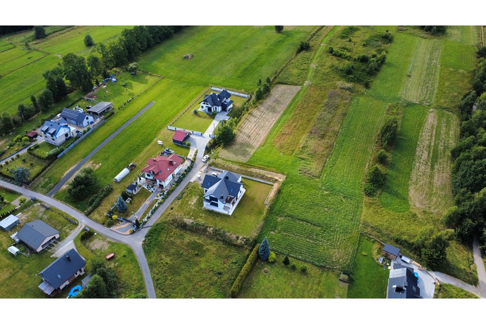 Działka - Sprzedaż - Ślemień, Polska - dji_fly_20250723_172148_245_1753284328004_photo_optimized.JPG - 800061130-24