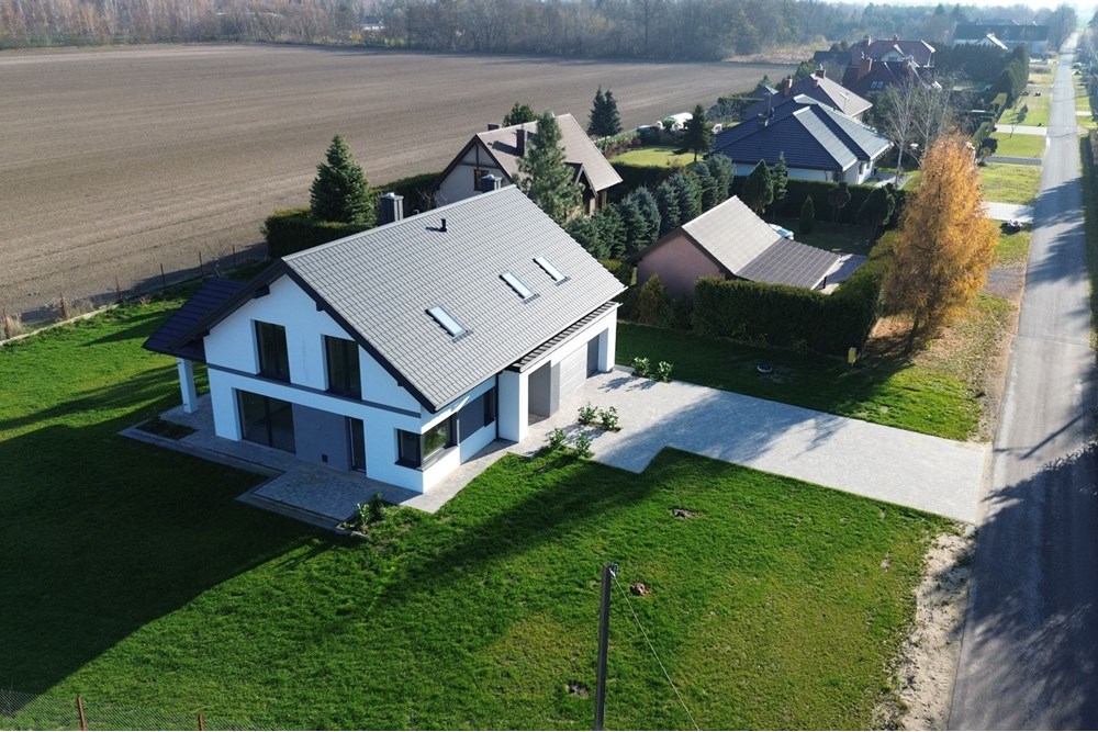 Dom wolnostojący - Sprzedaż - Bronisławów, Polska - 2_DJI_0008_compr.jpg - 810141022-119