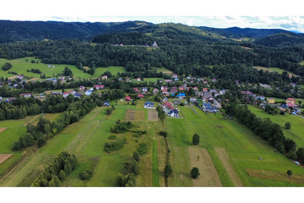 Działka - Sprzedaż - Ślemień, Polska - dji_fly_20250723_172344_250_1753284259145_photo_optimized.JPG - 800061130-24