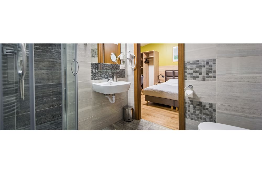 Nieruchomość inwestycyjna - Sprzedaż - Korbielów, Polska - 136 - 800061076-395