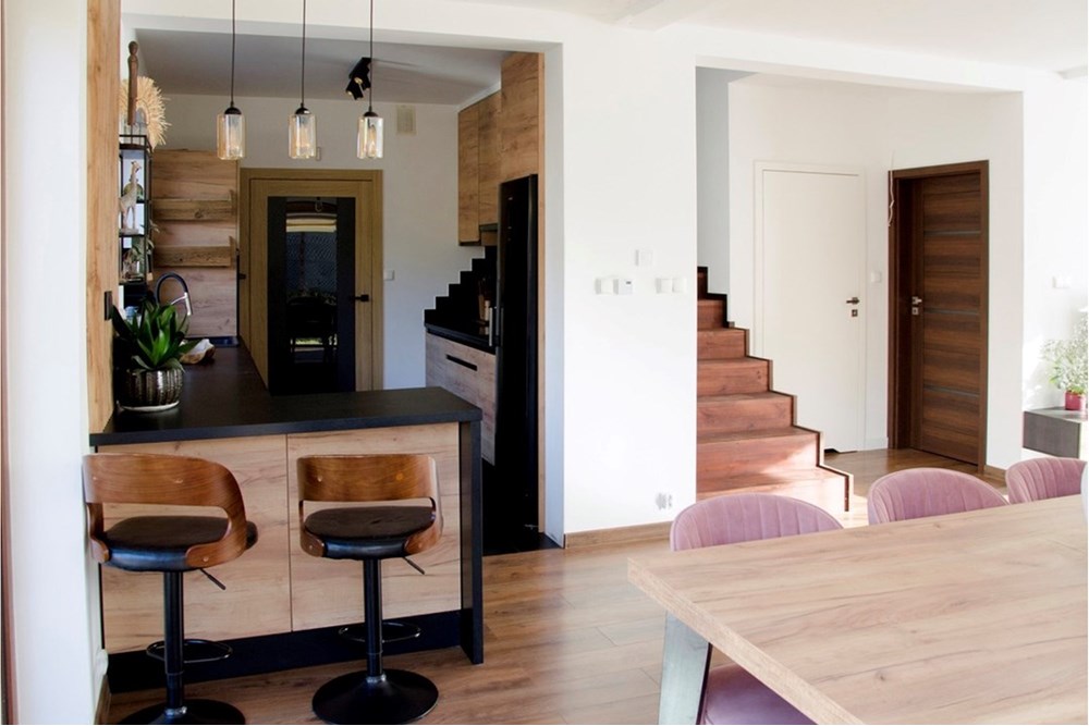 Dom wolnostojący - Sprzedaż - Bielsko-Biała, Polska - E9E56825-87C0-442B-8C82-9D65347A051B_1_105_c.jpeg - 800061136-1