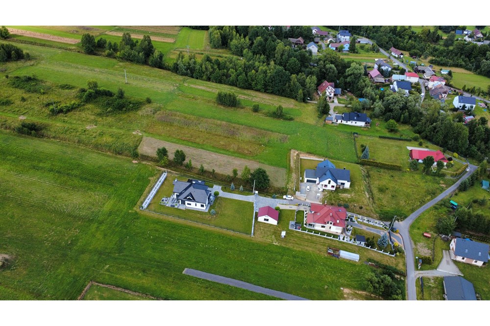 Działka - Sprzedaż - Ślemień, Polska - dji_fly_20250723_172604_255_1753284385105_photo_optimized.JPG - 800061130-24