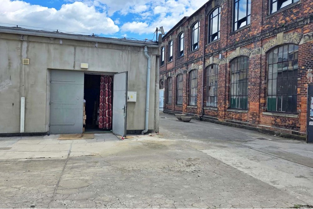 Lokal handlowy/usługowy - Wynajem - Bielsko-Biała, Polska - 5.jpg - 800061016-1299