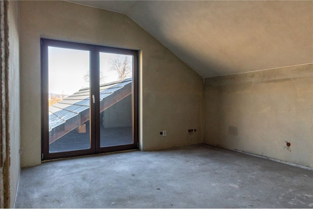 Dom wolnostojący - Sprzedaż - Radziechowy, Polska - 56 - 800061039-513