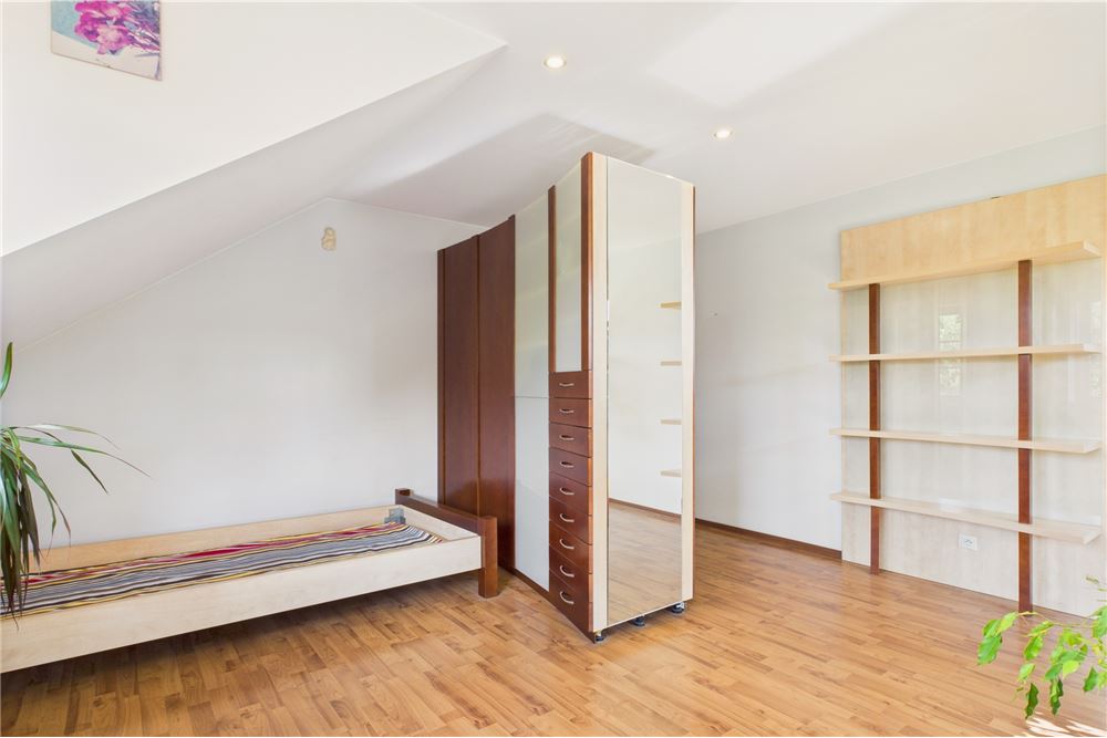 Dom wolnostojący - Sprzedaż - Łódź, Polska - Sypialnia - 470291004-251