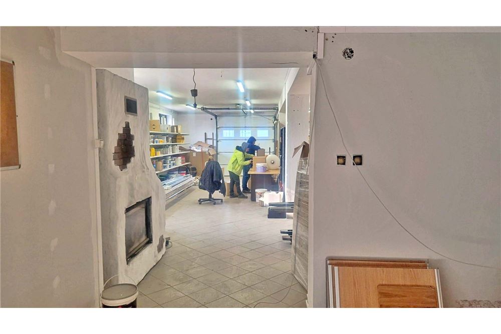 Lokal handlowy/usługowy - Wynajem - Cieszyn, Polska - 21 - 800061016-1144