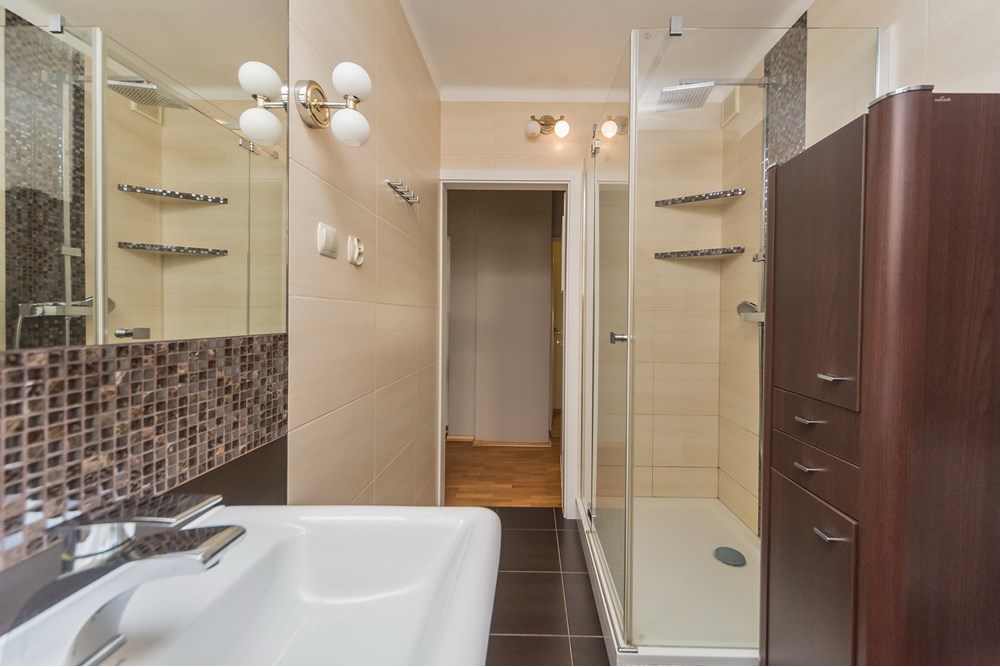 Dom wolnostojący - Sprzedaż - Bielsko-Biała, Polska - KRZE_047M.jpg - 800061100-87