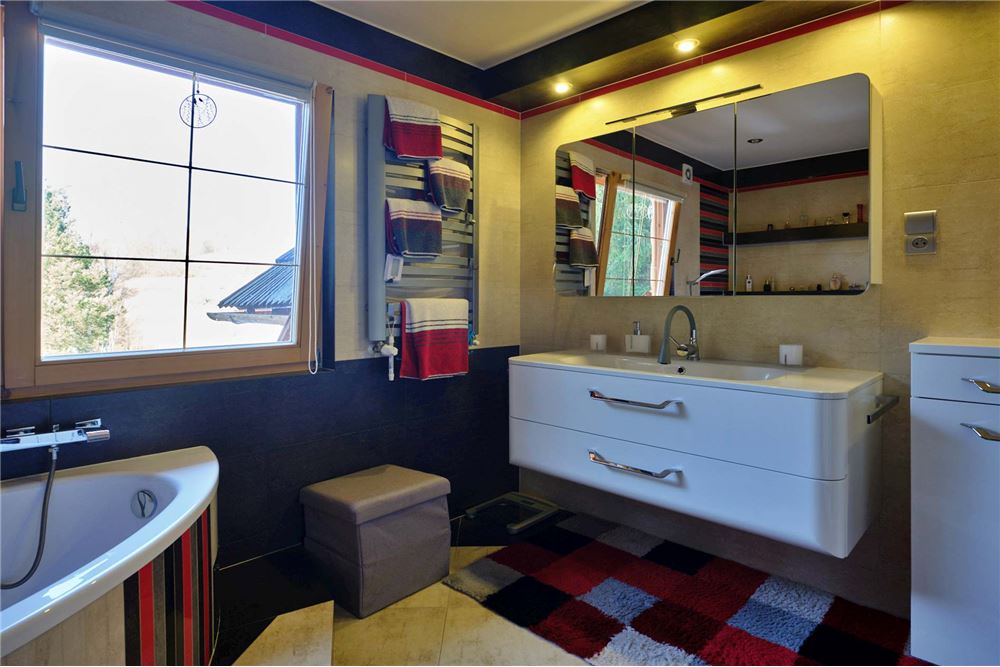 Dom wolnostojący - Sprzedaż - Pewel Ślemieńska, Polska - 33 - 800061016-1147