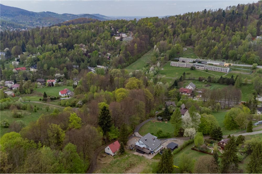 Nieruchomość inwestycyjna - Sprzedaż - Ustroń, Polska - 58 - 800061103-183