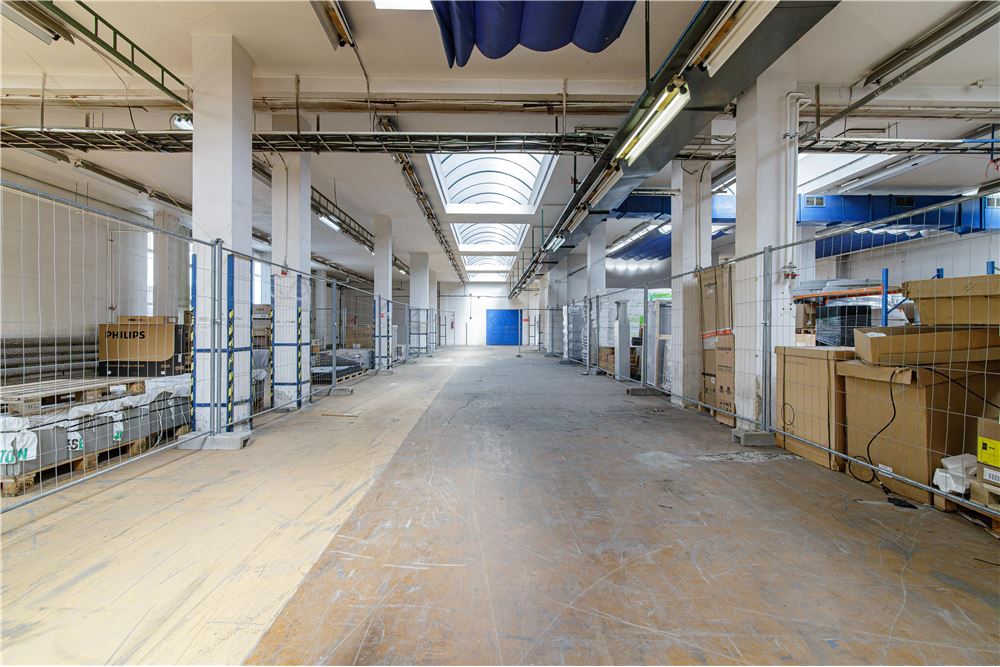 Nieruchomość przemysłowa - Wynajem - Cieszyn, Polska - 33 - 800061076-412