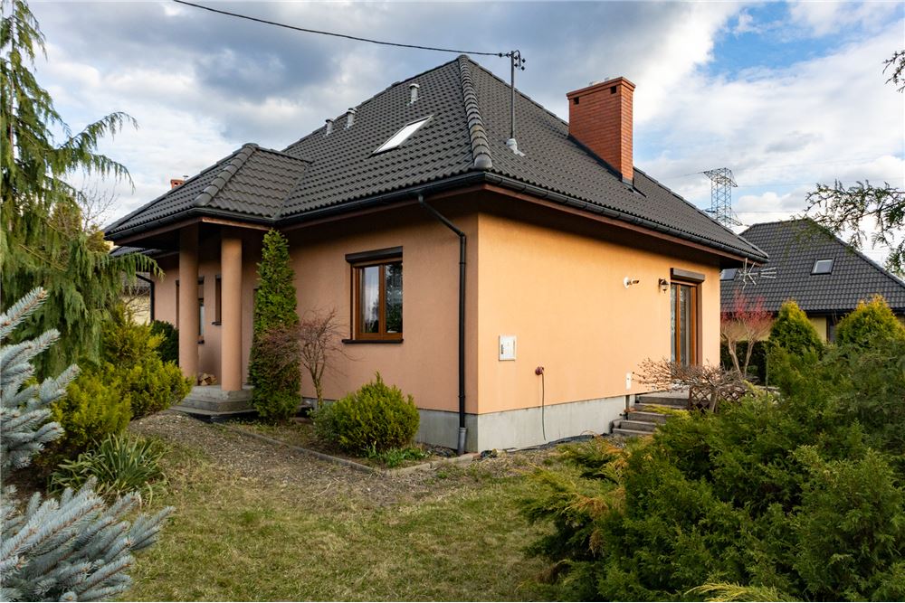 Dom wolnostojący - Sprzedaż - Bielsko-Biała, Polska - 35 - 800061090-231