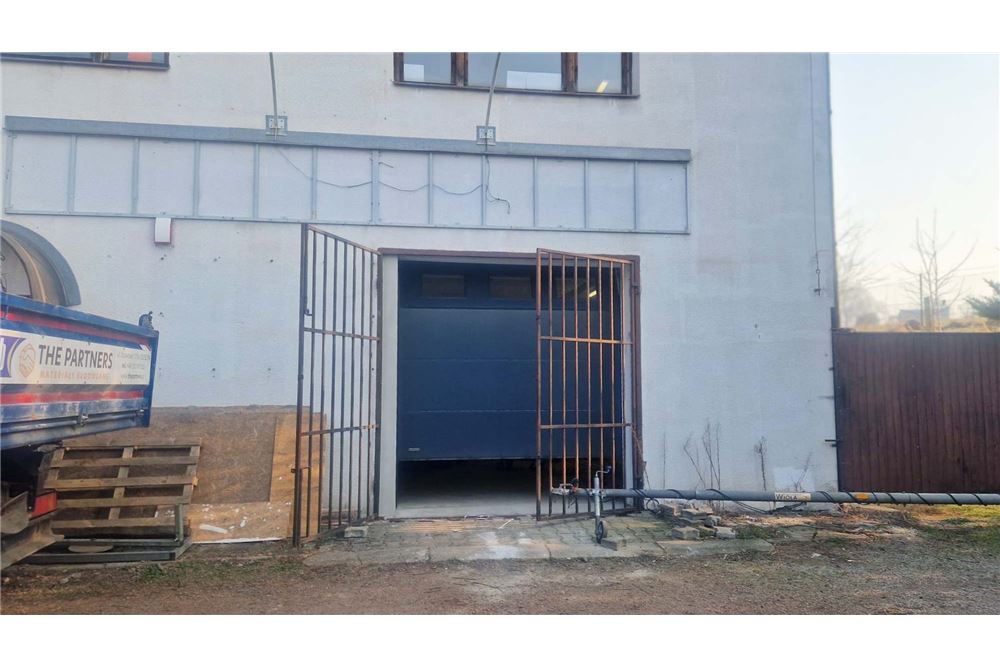 Lokal handlowy/usługowy - Wynajem - Cieszyn, Polska - 3 - 800061016-1144