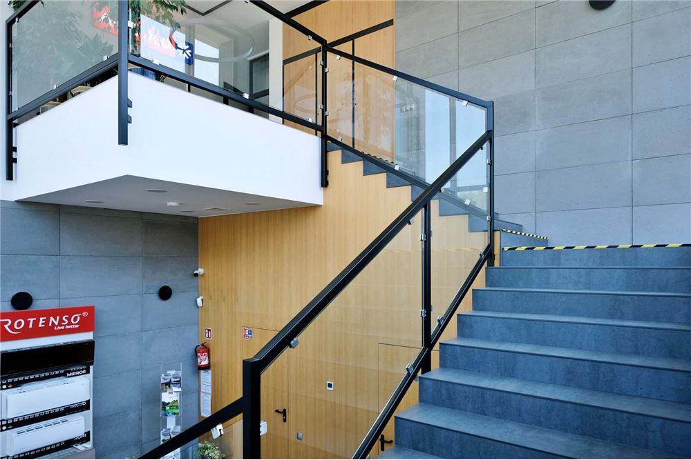 Lokal handlowy/usługowy - Sprzedaż - Cieszyn, Polska - 41 - 800061016-1278