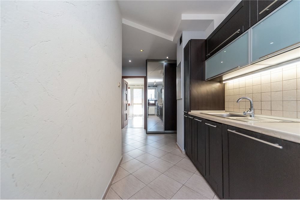 Mieszkanie - Sprzedaż - Bielsko-Biała, Polska - 4 - 800061057-102