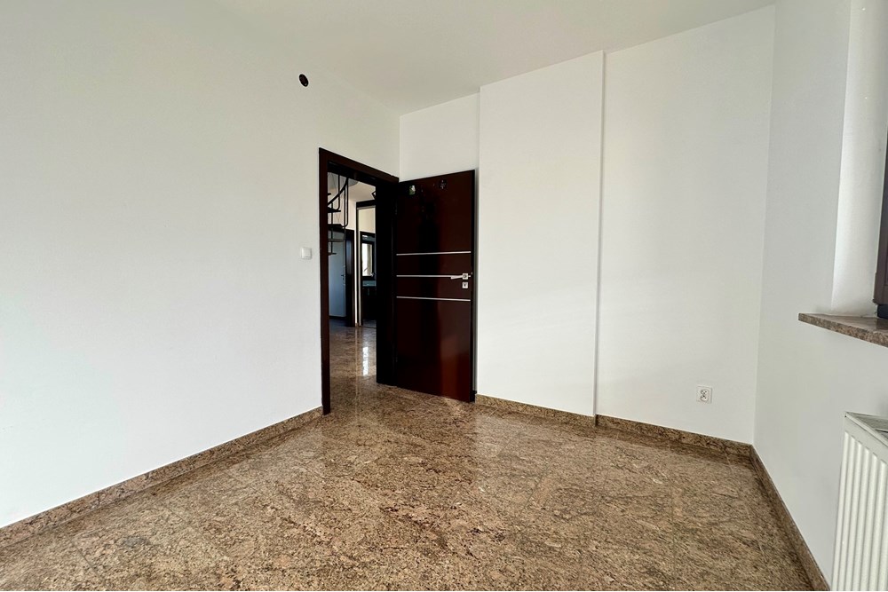 Mieszkanie dwupoziomowe - Sprzedaż - Bielsko-Biała, Polska - IMG_0537.jpeg - 800061098-182