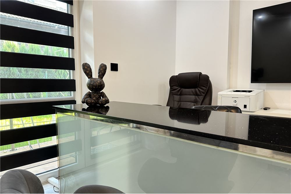 Mieszkanie - Sprzedaż - Bielsko-Biała, Polska - 32 - 800061098-166