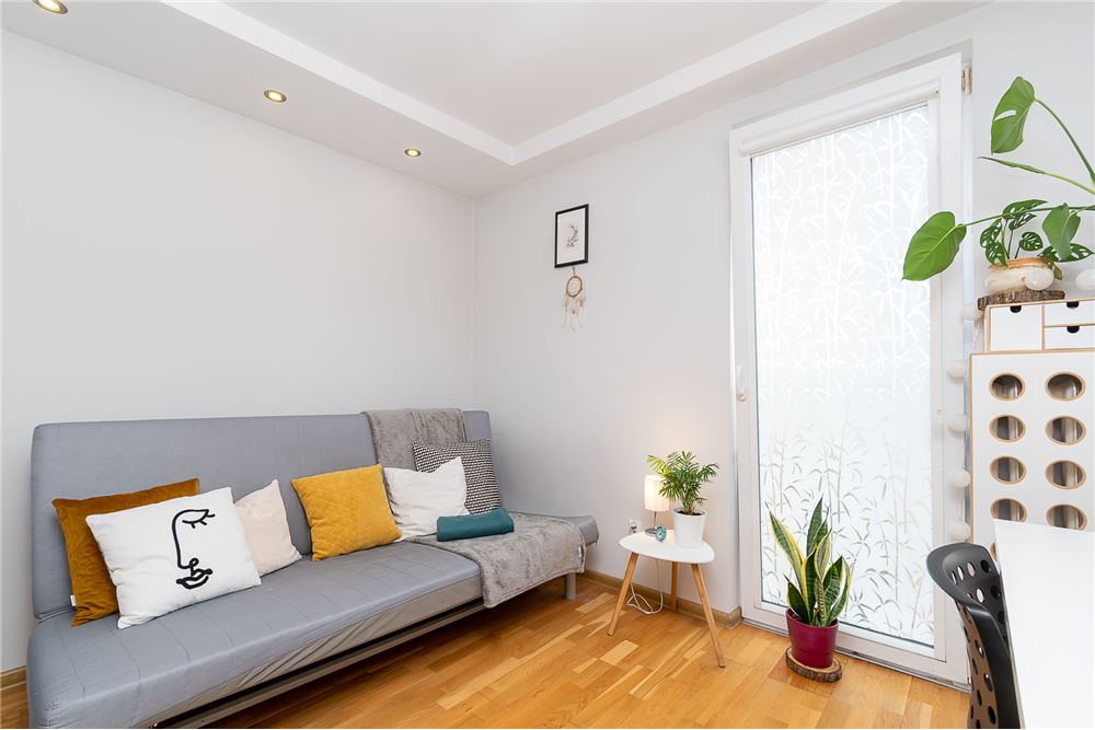 Residential Condo/Apartment Krakow, Poland PL 80024100627 , RE