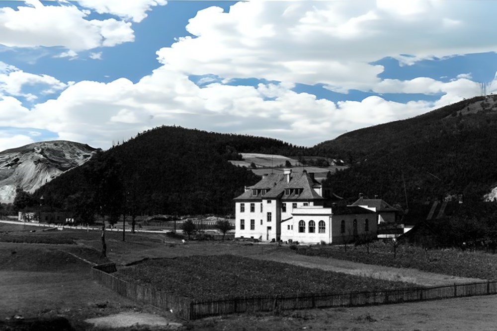 Mieszkanie - Sprzedaż - Ustroń, Polska - Hotel_Czantoria_ul_3_Maja_Ustron_8949758.jpg - 470131058-365