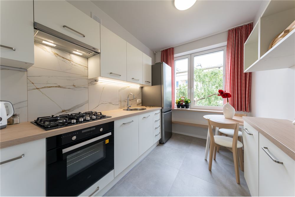 Residential - Asuinhuoneisto - Warszawa, Polska - PL - 16 - 810251035-70