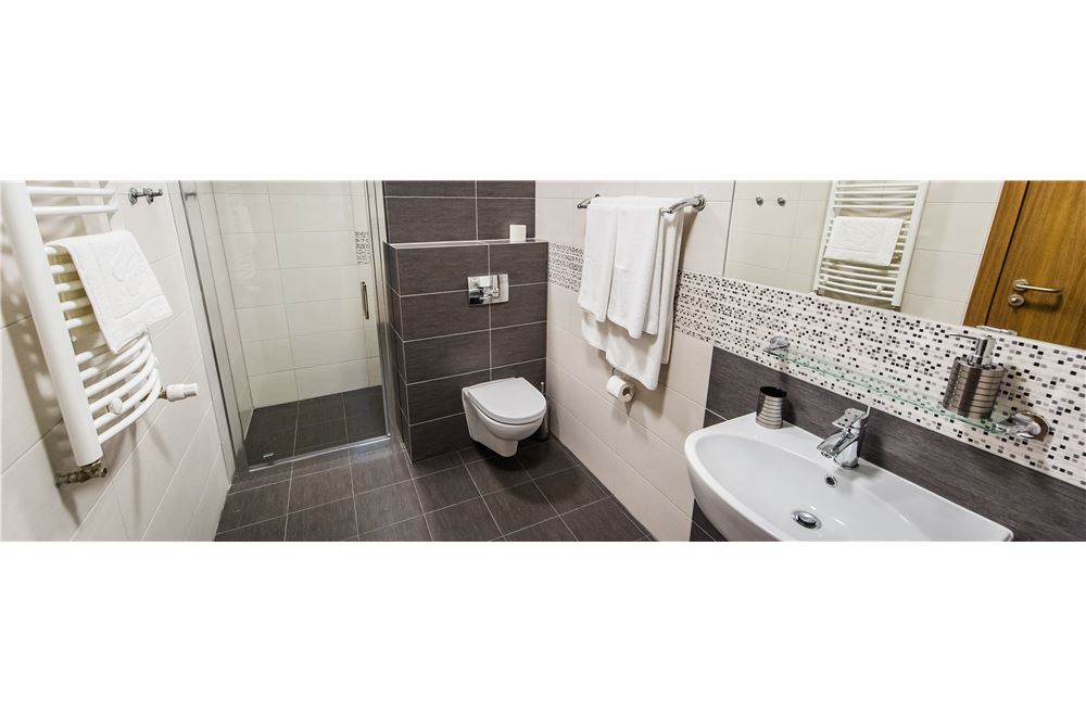 Nieruchomość inwestycyjna - Sprzedaż - Korbielów, Polska - 87 - 800061076-395