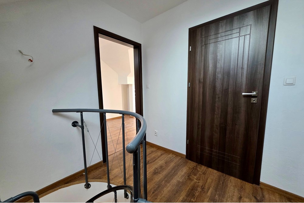 Mieszkanie dwupoziomowe - Sprzedaż - Bielsko-Biała, Polska - 20251203_124737.jpeg - 800061098-188