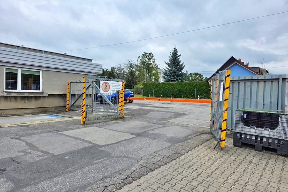 Lokal handlowy/usługowy - Wynajem - Bielsko-Biała, Polska - 24b.jpg - 800061016-1295