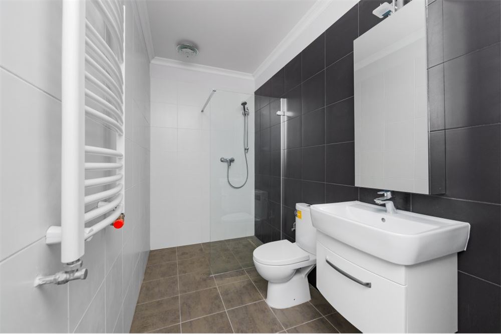 Dom wolnostojący - Sprzedaż - Wyględy, Polska - 44 - 810291008-3