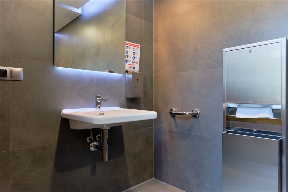 Lokal handlowy/usługowy - Sprzedaż - Cieszyn, Polska - 25 - 800061016-1278