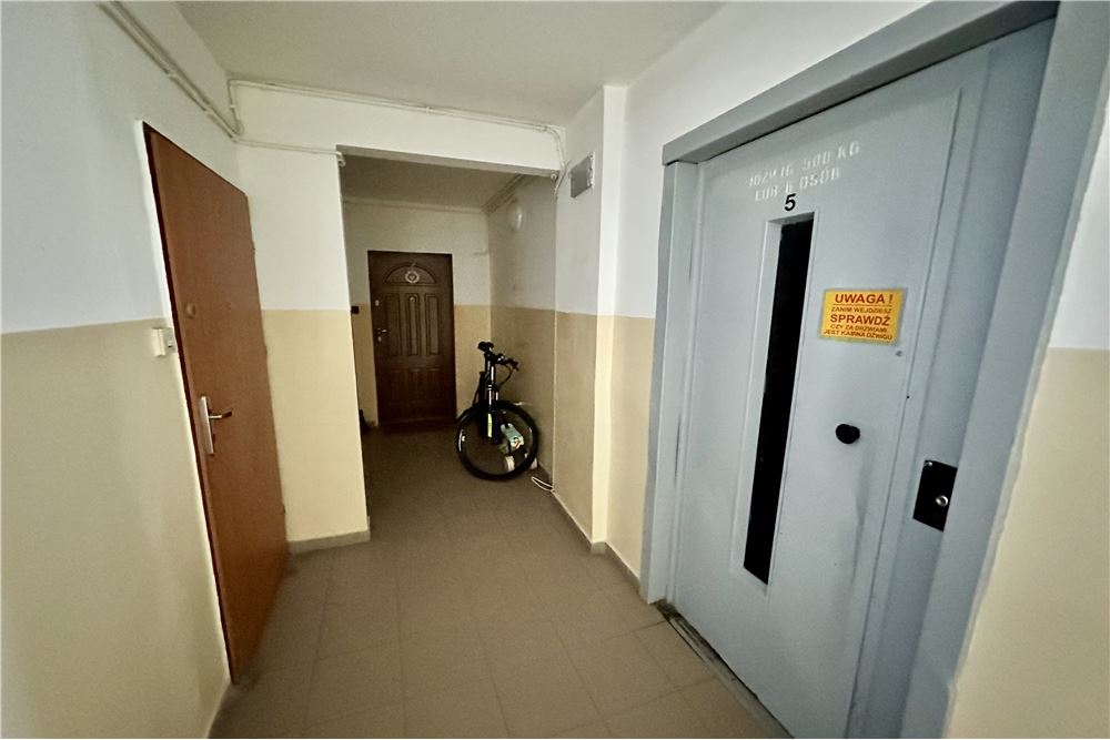 Mieszkanie - Sprzedaż - Bielsko-Biała, Polska - 24 - 800061098-161