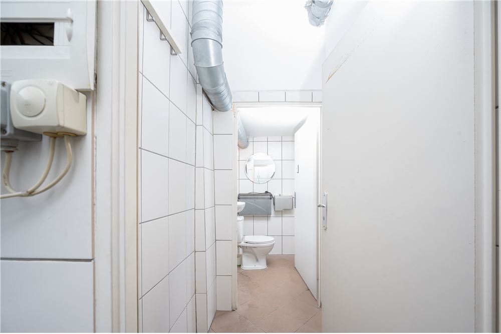 Lokal handlowy/usługowy - Sprzedaż - Kraków, Polska - 15 - 800241010-102