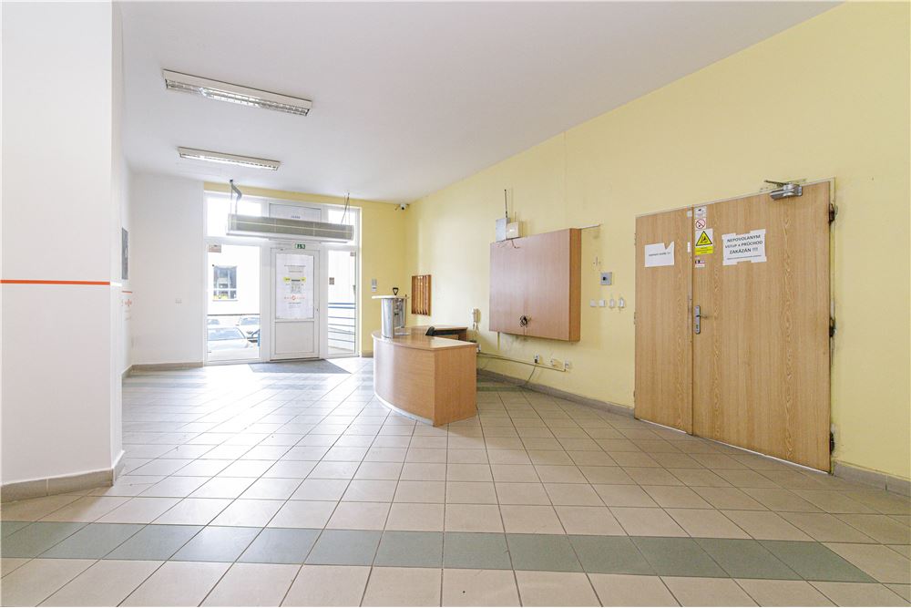 Nieruchomość przemysłowa - Wynajem - Cieszyn, Polska - 39 - 800061076-412