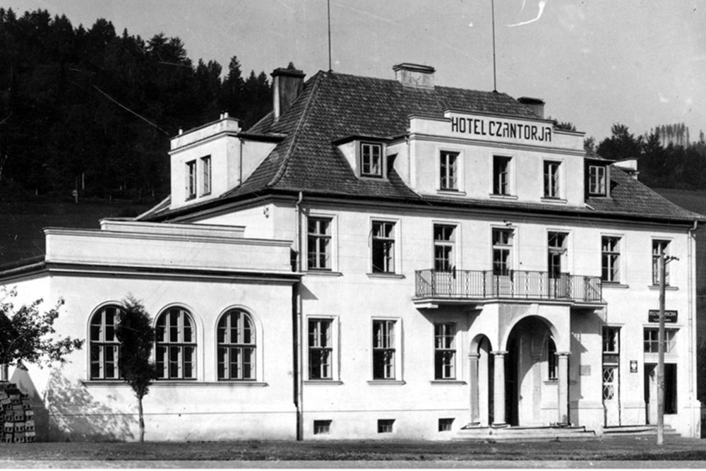 Mieszkanie - Sprzedaż - Ustroń, Polska - Hotel_Czantoria_ul_3_Maja_Ustron_8950322.jpg - 470131058-365