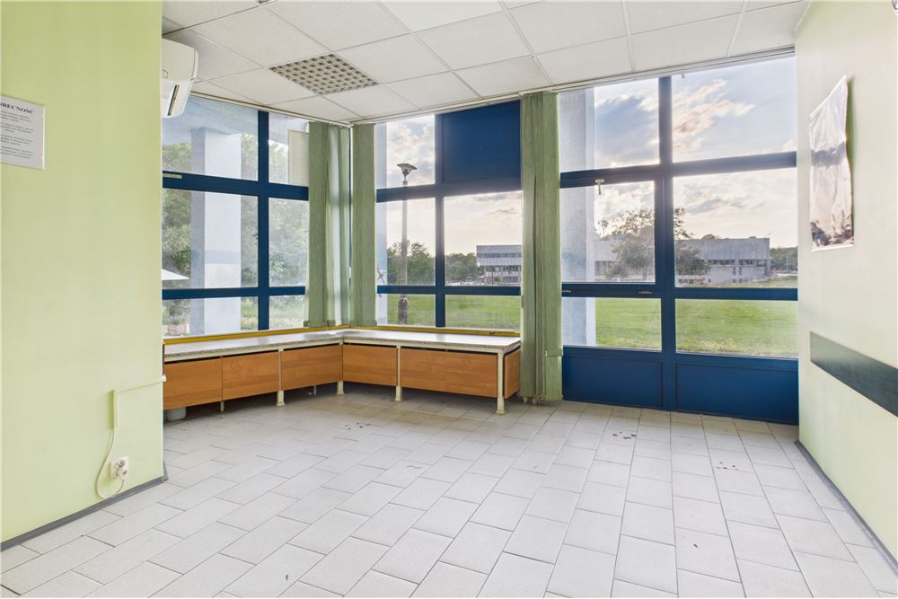 Lokal handlowy/usługowy - Sprzedaż - Kraków, Polska - 3 - 800241005-209