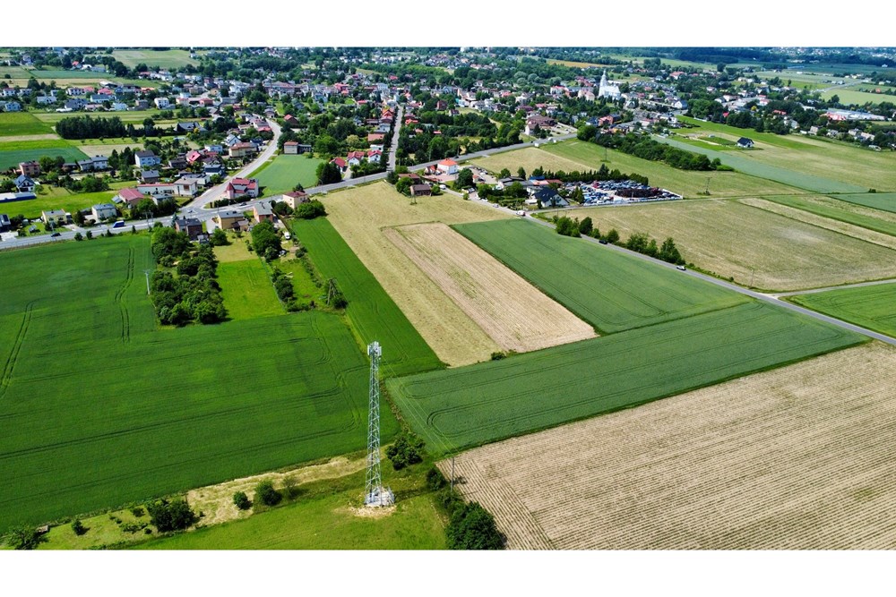 Nieruchomość gruntowa - Sprzedaż - Chełm Śląski, Polska - dji_fly_20250612_133634_668_1750154347970_photo_optimized.jpg - 800061127-24